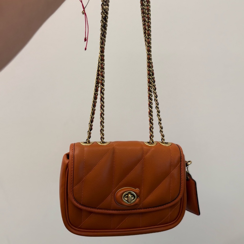 Quilted Pillow Madison
Shoulder Bag 18